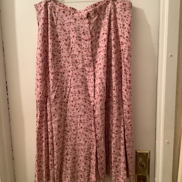 Plus size 24W casual; flowy button down skirt with elasticized waistband - Picture 10 of 10